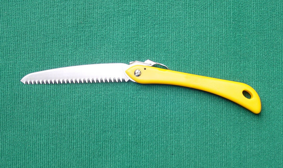 Folding Saw with plastic handle